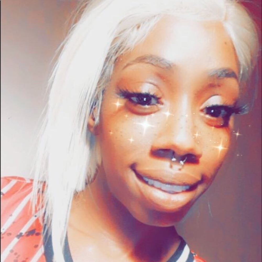 Meet your Posher, Ebonie